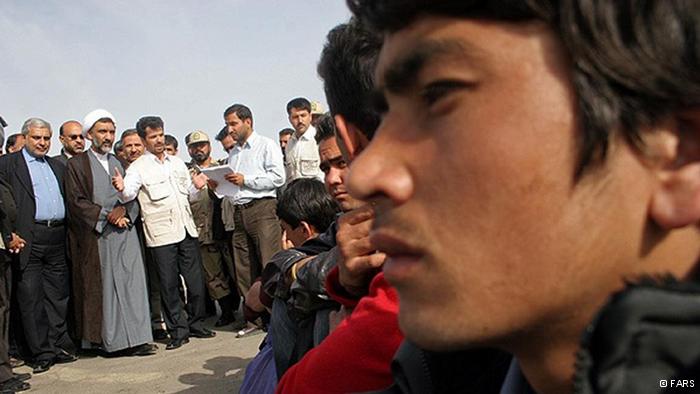بیانیه چهل تن از فعالین سیاسی – مدنی داخل کشور پیرامون حمله به مهاجران افغان