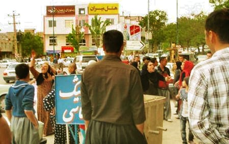 مجازات با لباس زنانه و تشکیل کمپین برای زنان