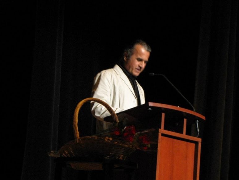 بی‌درکجایی در شعر خویی