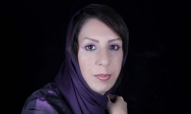جسارتش را دارم که طرف شعر را بگیرم!