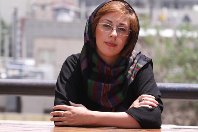 گفت‌وگو با نویسنده‌ی رمان «شبیه عطری در نسیم» – بخش نخست