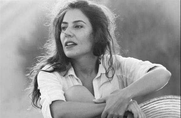 نگاهی به مجموعه‌ی شعر «یواش‌های قرمز» سروده‌ی شیدا محمدی