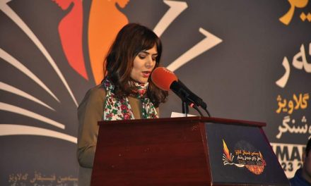 کانون  فرهنگی  گلاویژ با شعار: عقل آزاد، نسلی روشنگر