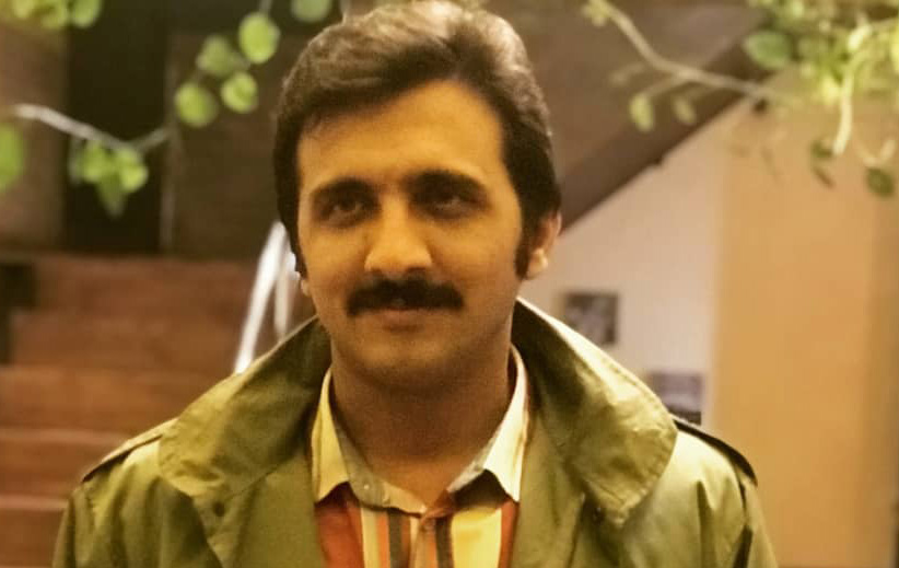 وقتی که باد سی کیلومتر در ساعت می‌وزید و من ترک موتور سیگار می‌کشیدم