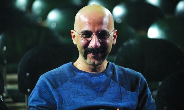 محمد تنگستانی؛ موافق انقلاب هستم و می‌خواهم روزانه ۳ بار انقلاب بشود